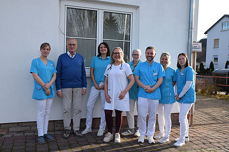 Unser Team: v.l. Lena Budesheim, Dr. Keymling, Andreas Männecke, Sabine Pelka-Hübeler, Bärbel Radick,  Nick Härtrich, Nicloe Kirchner, Stephanie Roberts
